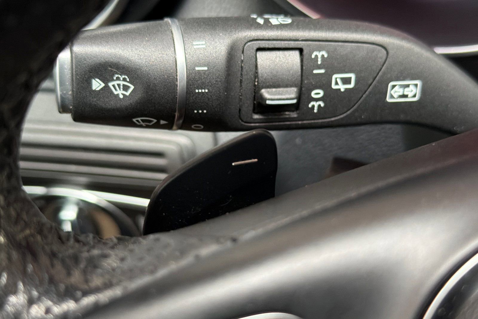 Used 2019 Mercedes-Benz GLC 300 4MATIC image 34