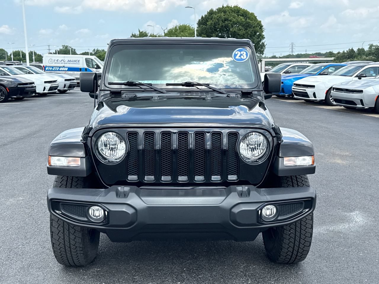 Used 2023 Jeep Wrangler Unlimited Sahara AWD/4WD image 8