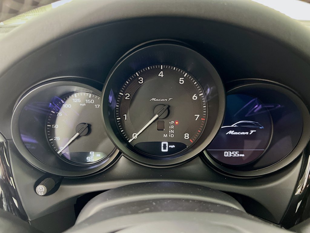 Certified 2026 Porsche Macan Turbo AWD/4WD image 13