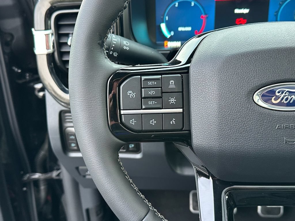 New 2026 Ford F250 Lariat w/ Black Appearance Package AWD/4WD image 9