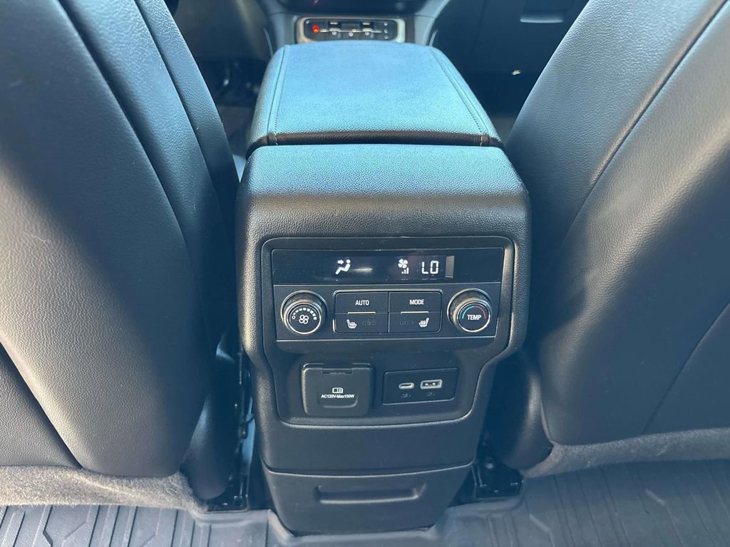 Used 2022 GMC Acadia Denali w/ Denali Ultimate Package AWD/4WD image 10