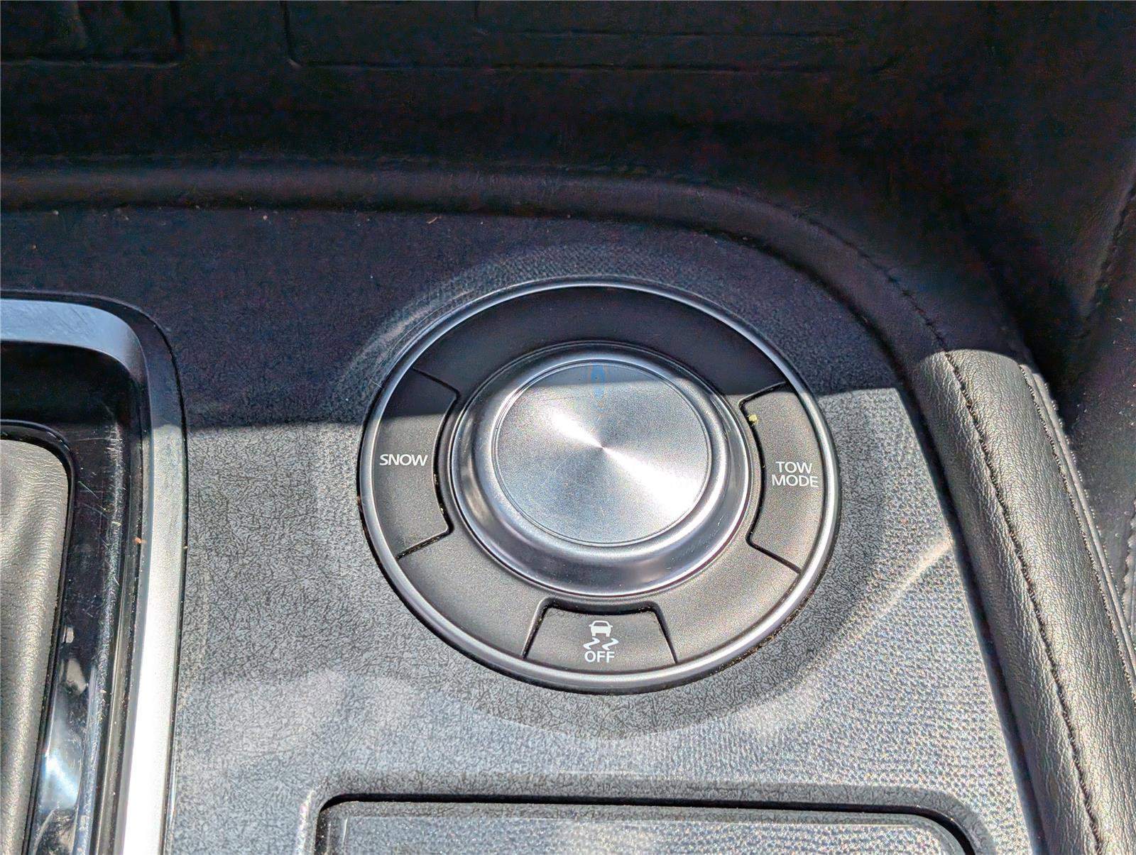 Used 2023 Nissan Armada SL w/ Midnight Edition Package image 27