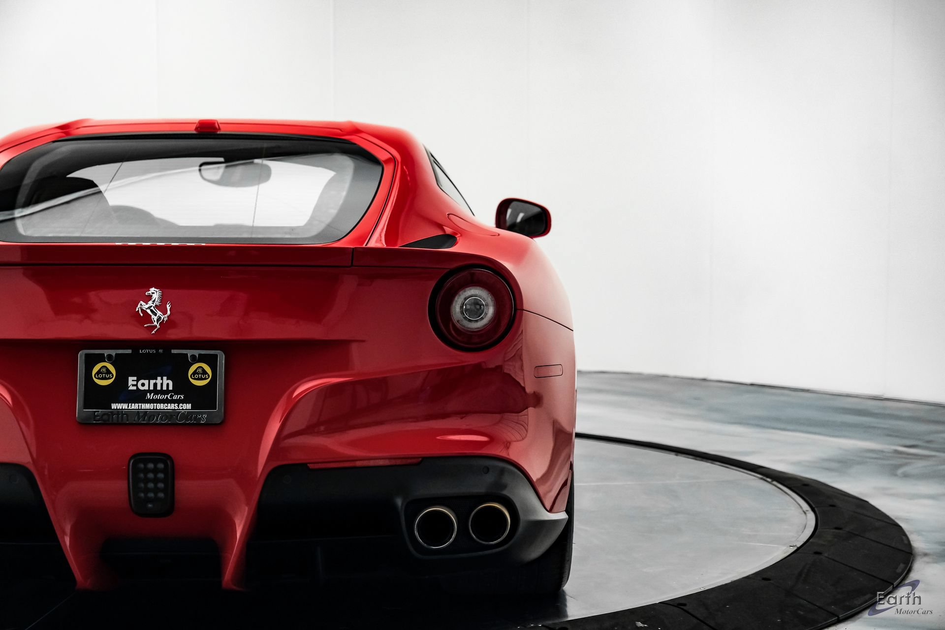 Used 2017 Ferrari F12 Berlinetta RWD image 13