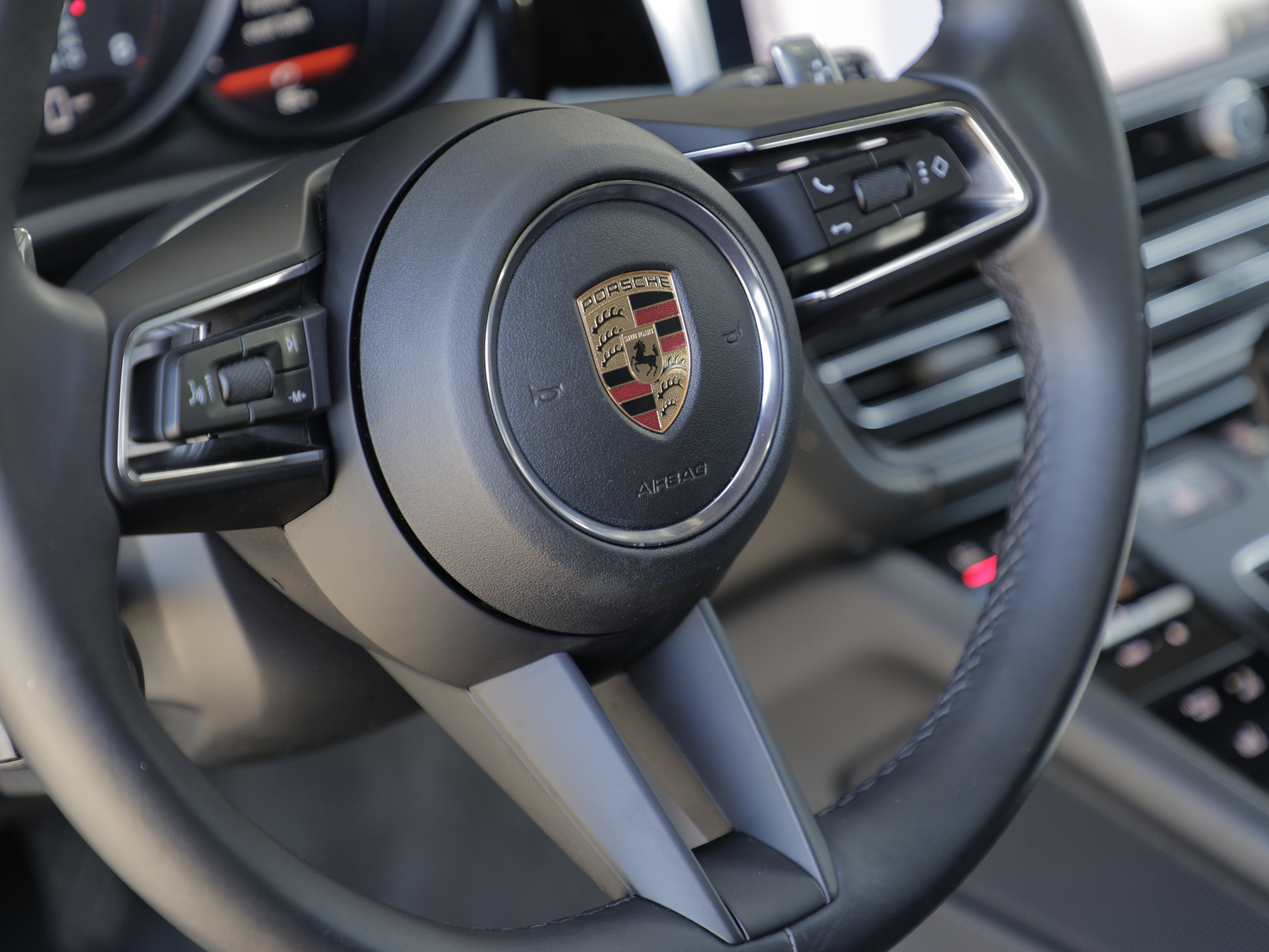 Certified 2023 Porsche Macan Turbo AWD/4WD image 24