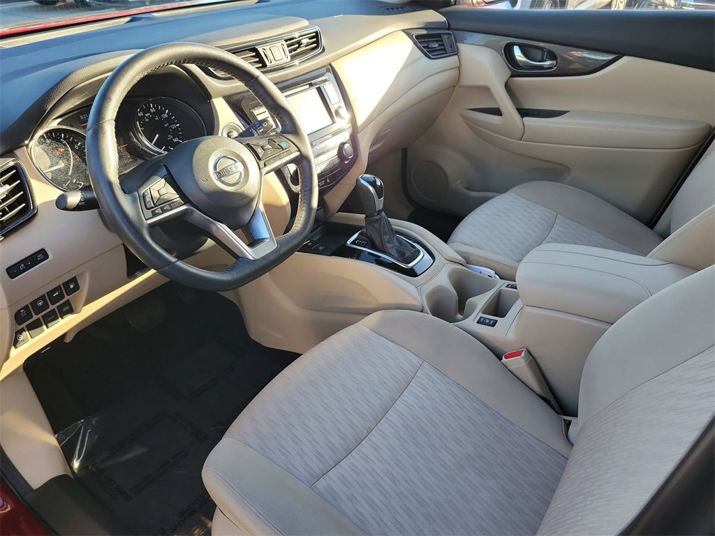 Used 2019 Nissan Rogue SV w/ Premium Package image 13