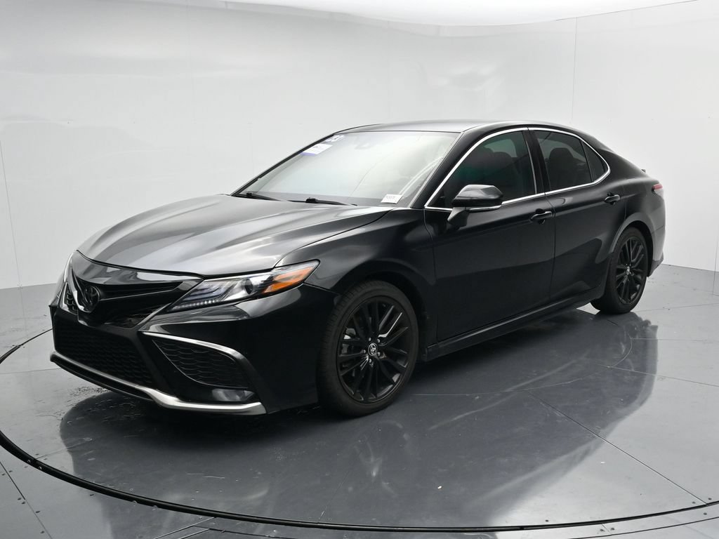Used 2023 Toyota Camry XSE FWD image 4