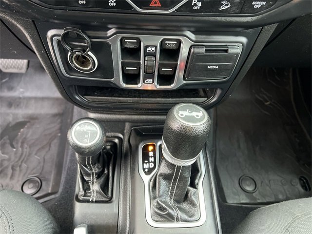 Used 2019 Jeep Wrangler Unlimited Sahara w/ Dual Top Group image 22