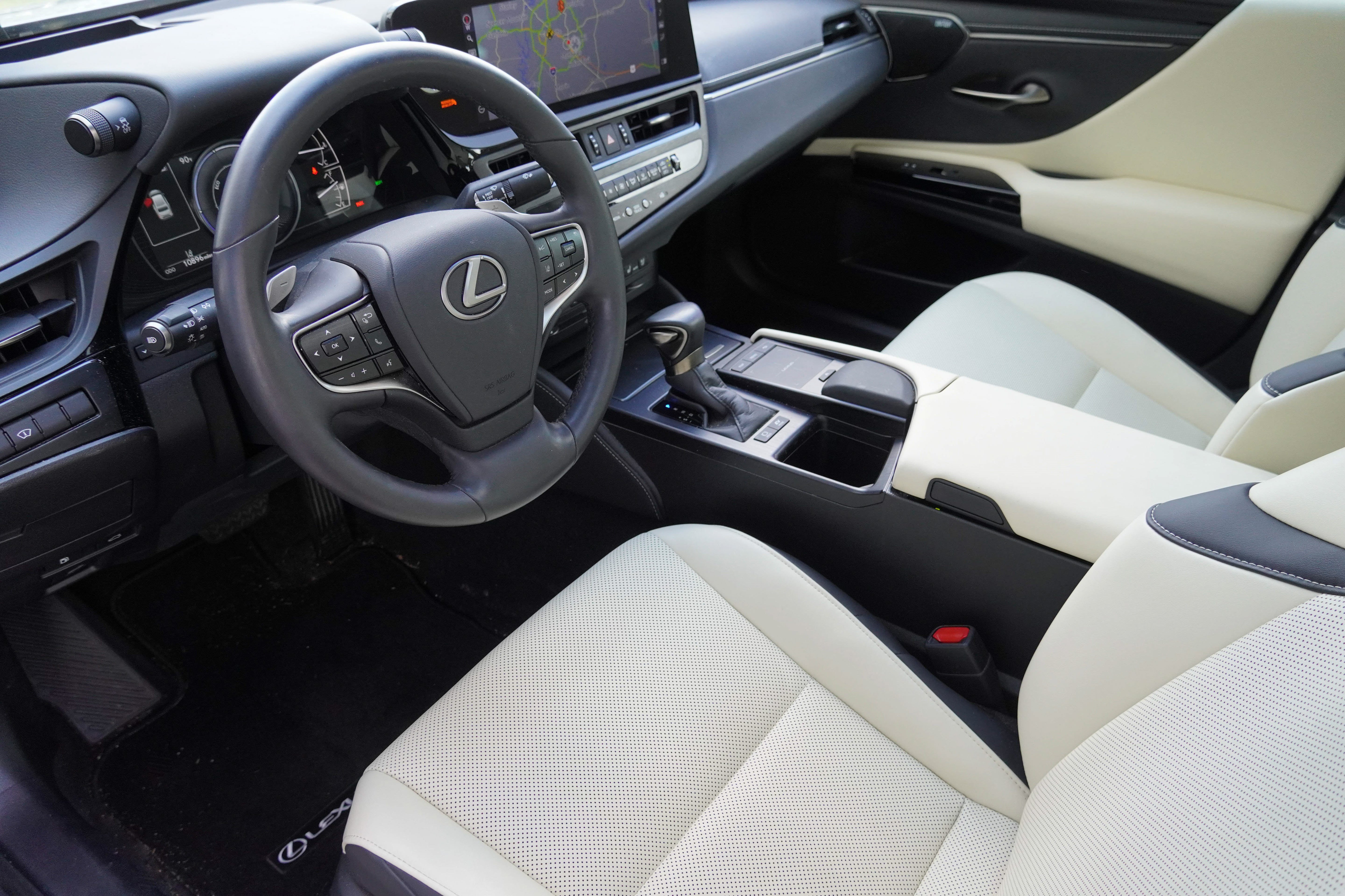 Used 2022 Lexus ES 300h w/ Premium Package FWD image 8