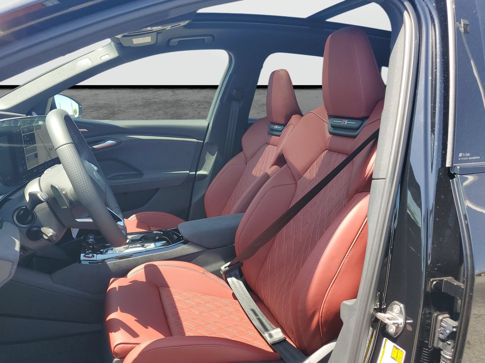 New 2027 Audi SQ6 e-tron Prestige AWD/4WD image 18