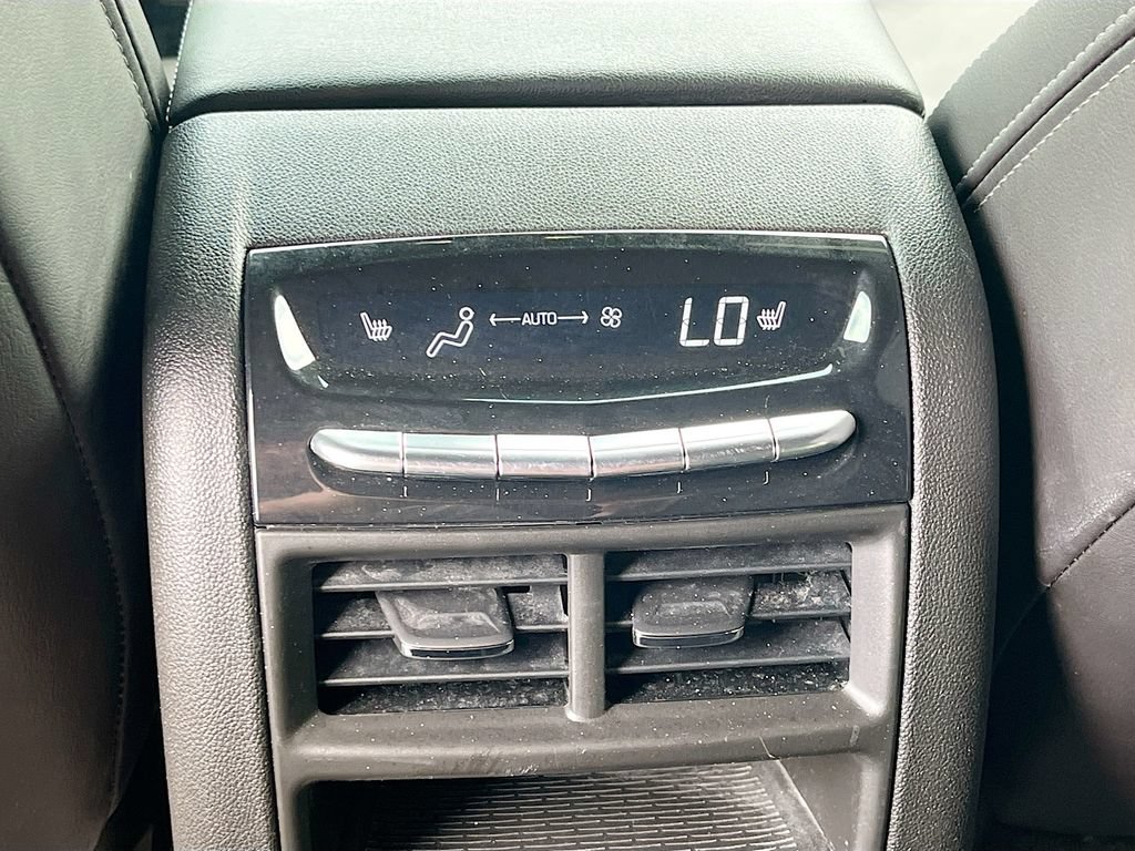 Used 2025 Cadillac XT5 Premium Luxury FWD image 27