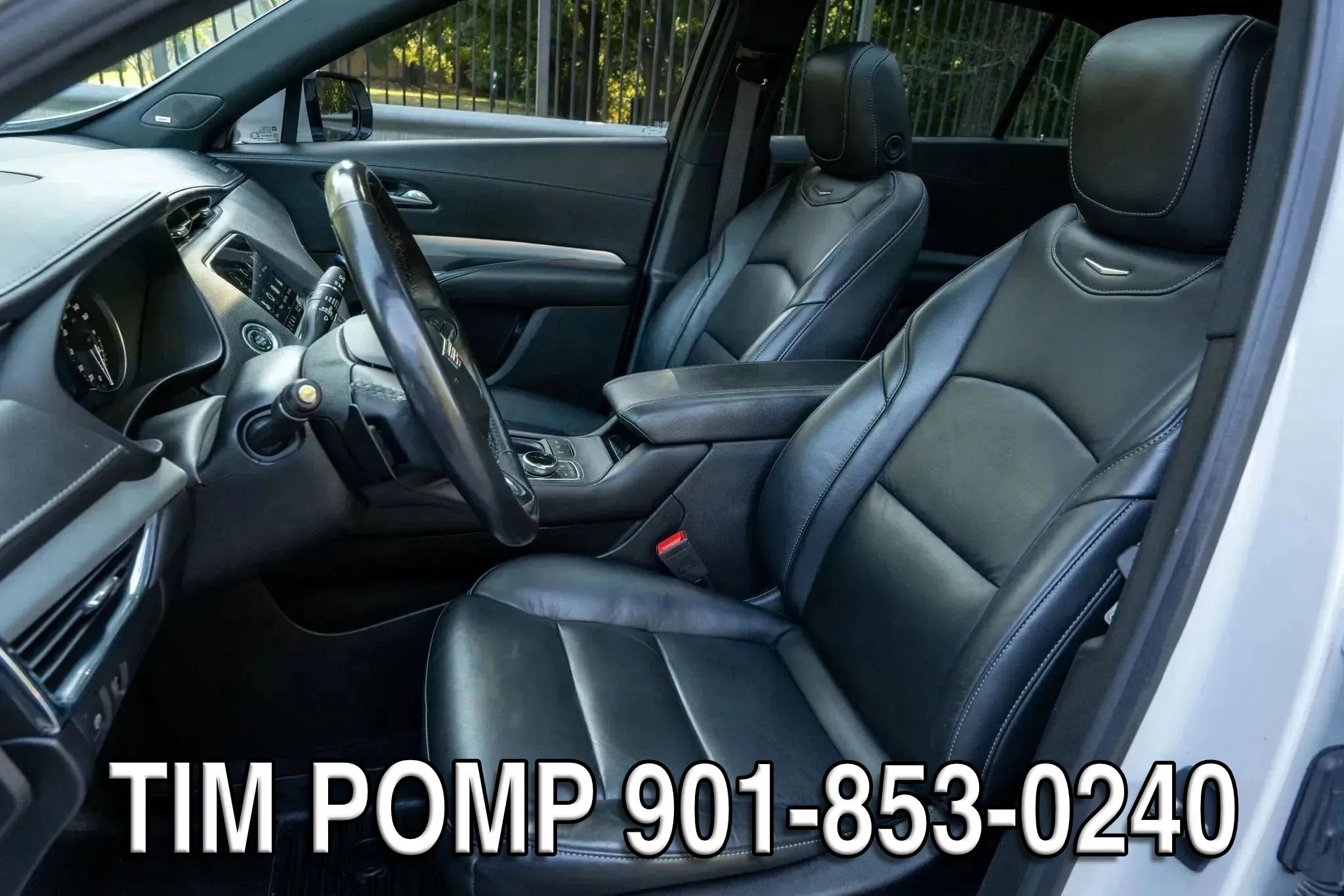 Used 2023 Cadillac XT4 Premium Luxury w/ Cold Weather Package FWD image 20
