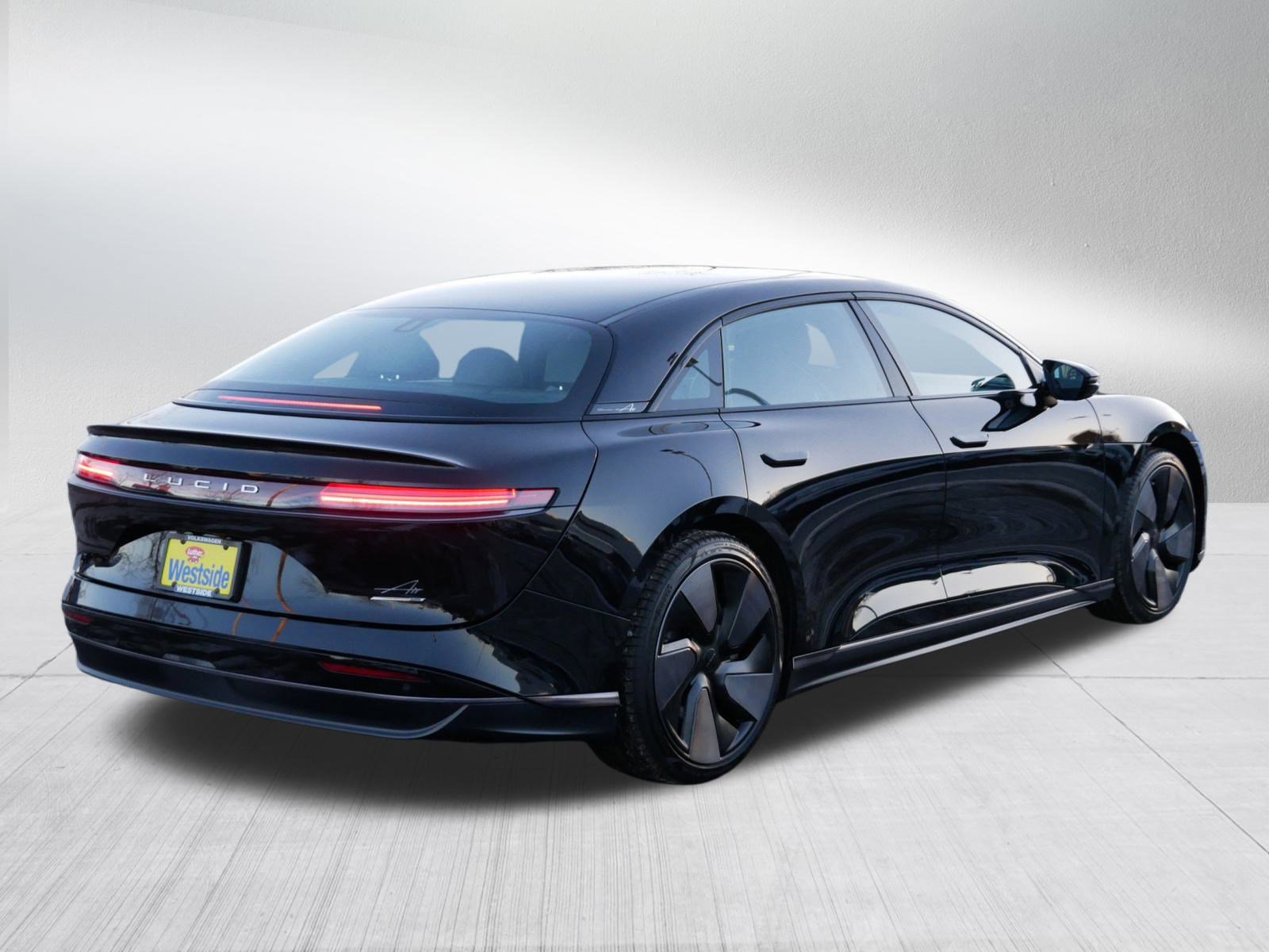 Used 2024 Lucid Air Touring image 7