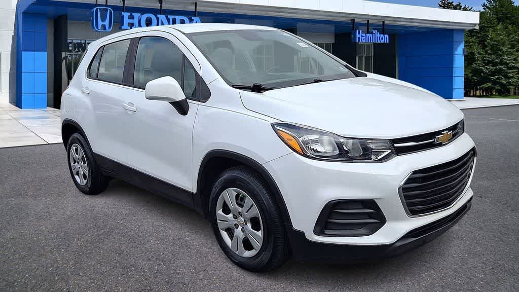 Used 2017 Chevrolet Trax LS FWD image 2