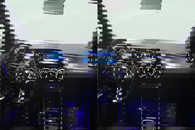 New 2025 Mercedes-Benz GLA 250 4MATIC image 9