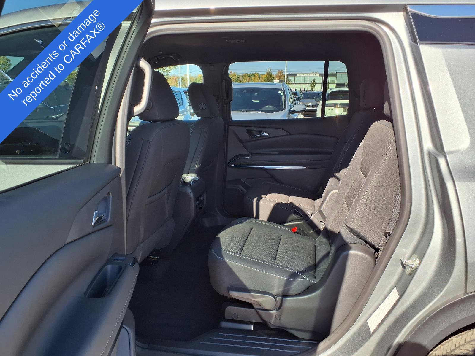 Used 2026 Chevrolet Traverse LT FWD image 11