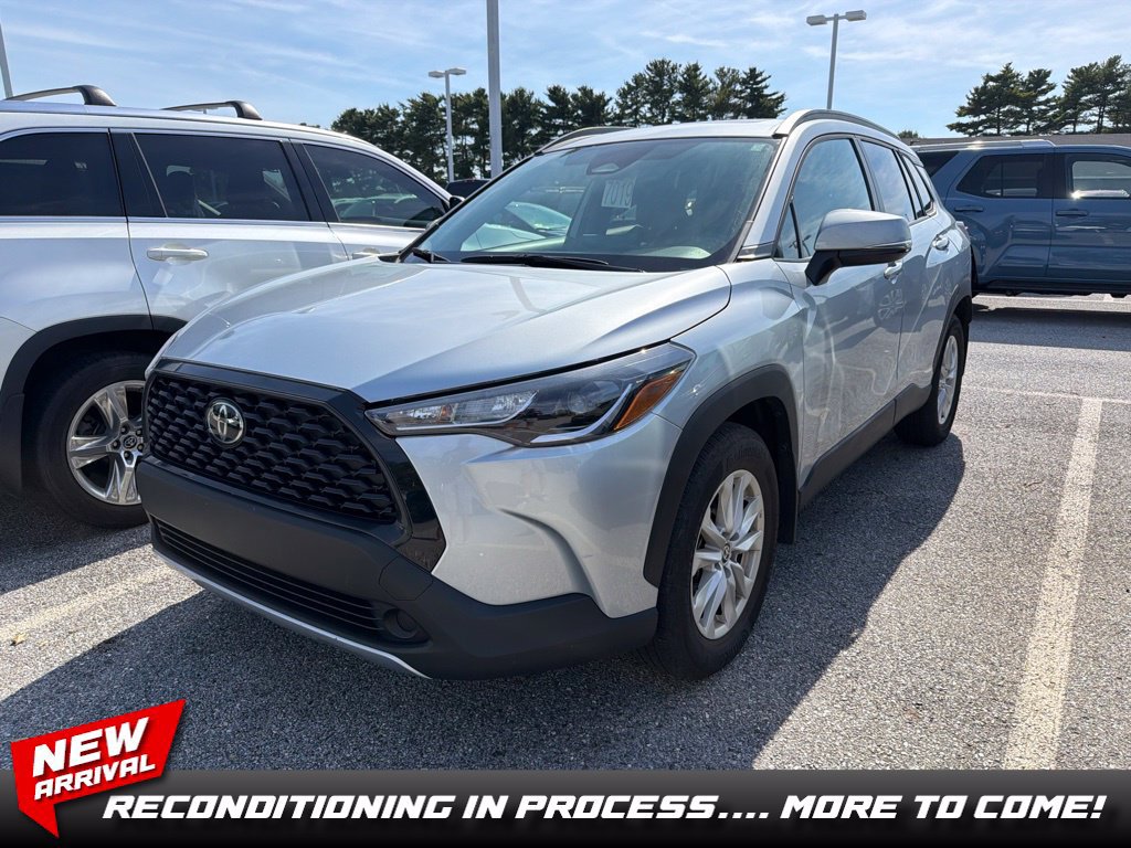 Used 2023 Toyota Corolla Cross LE w/ Moonroof Package AWD/4WD image 1