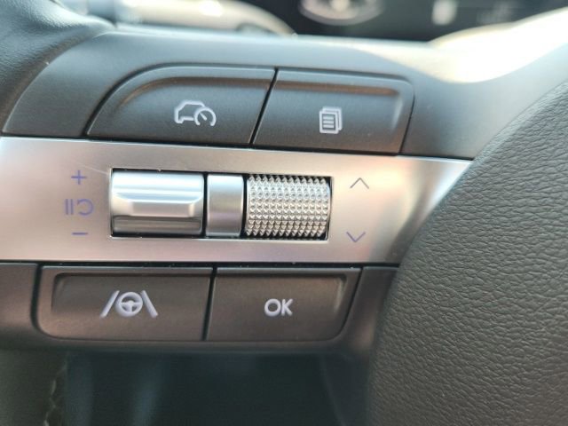 Used 2025 Hyundai Kona SEL image 33