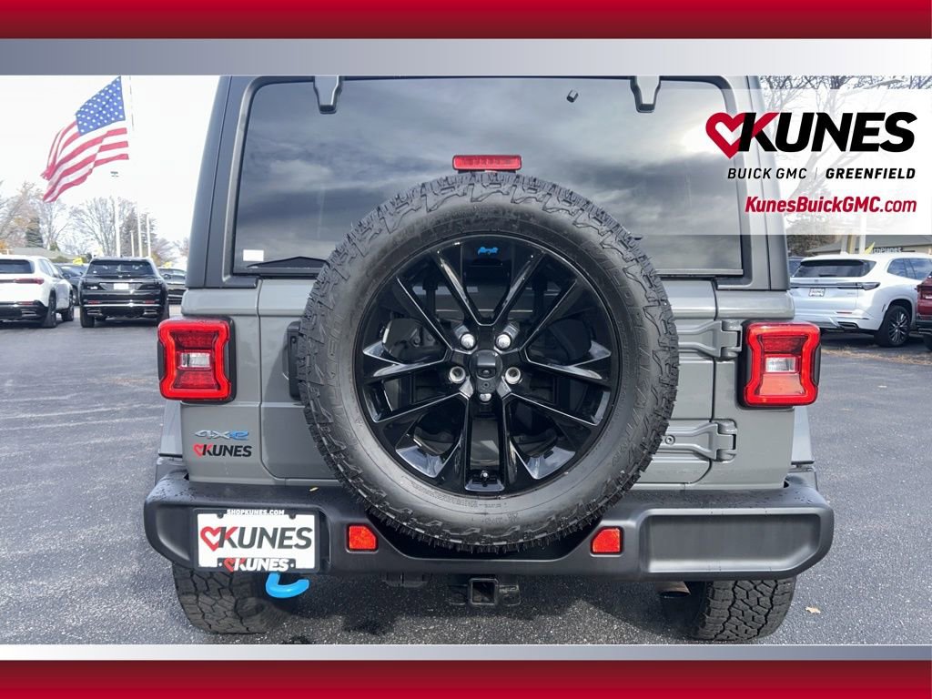 Used 2022 Jeep Wrangler Unlimited Sahara 4xe w/ Cold Weather Group image 8