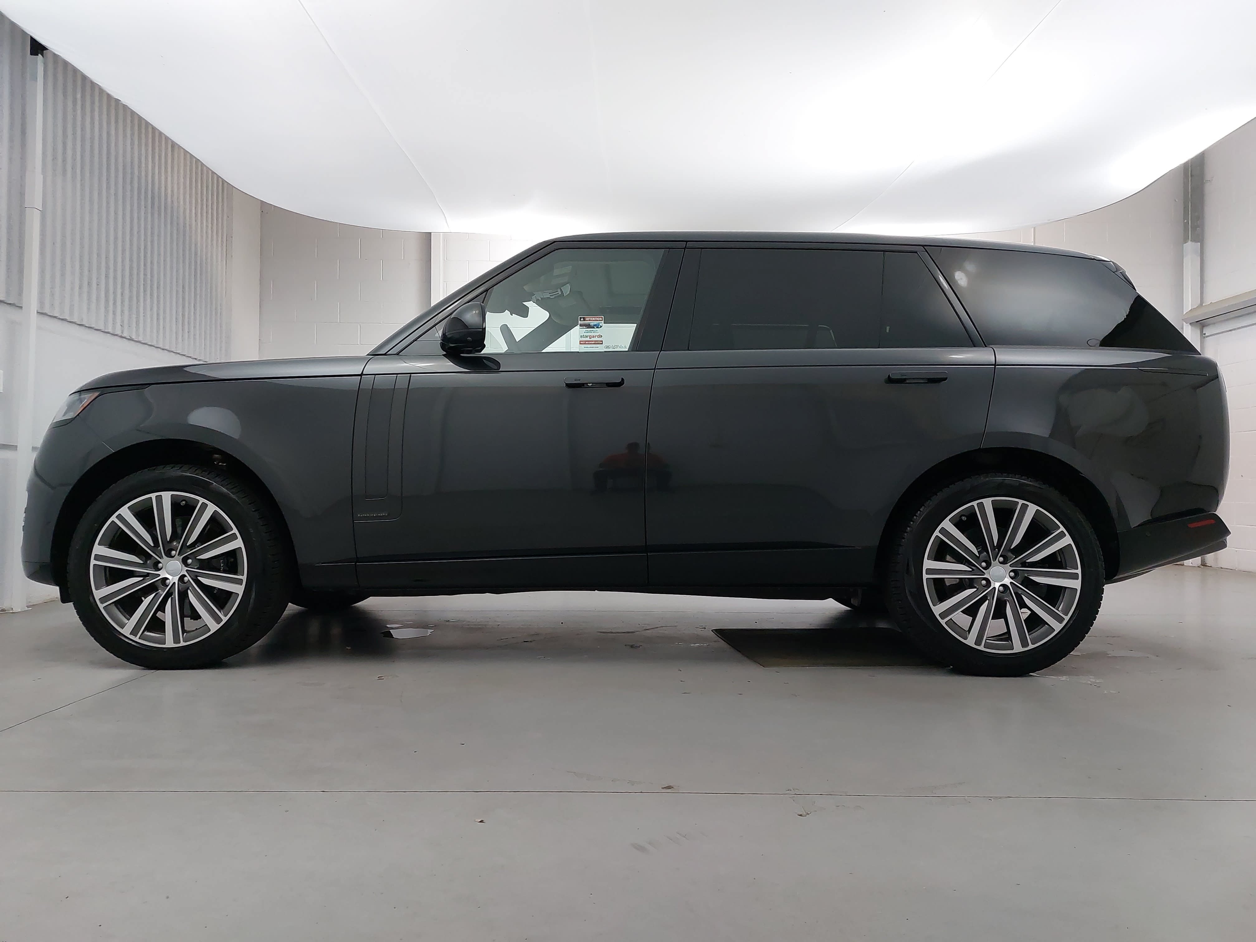 Used 2023 Land Rover Range Rover Long Wheelbase Autobiography AWD/4WD image 2