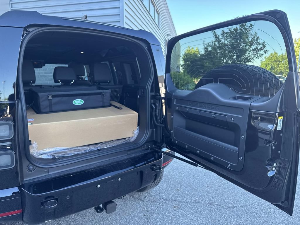 New 2026 Land Rover Defender 110 X-Dynamic SE AWD/4WD image 6