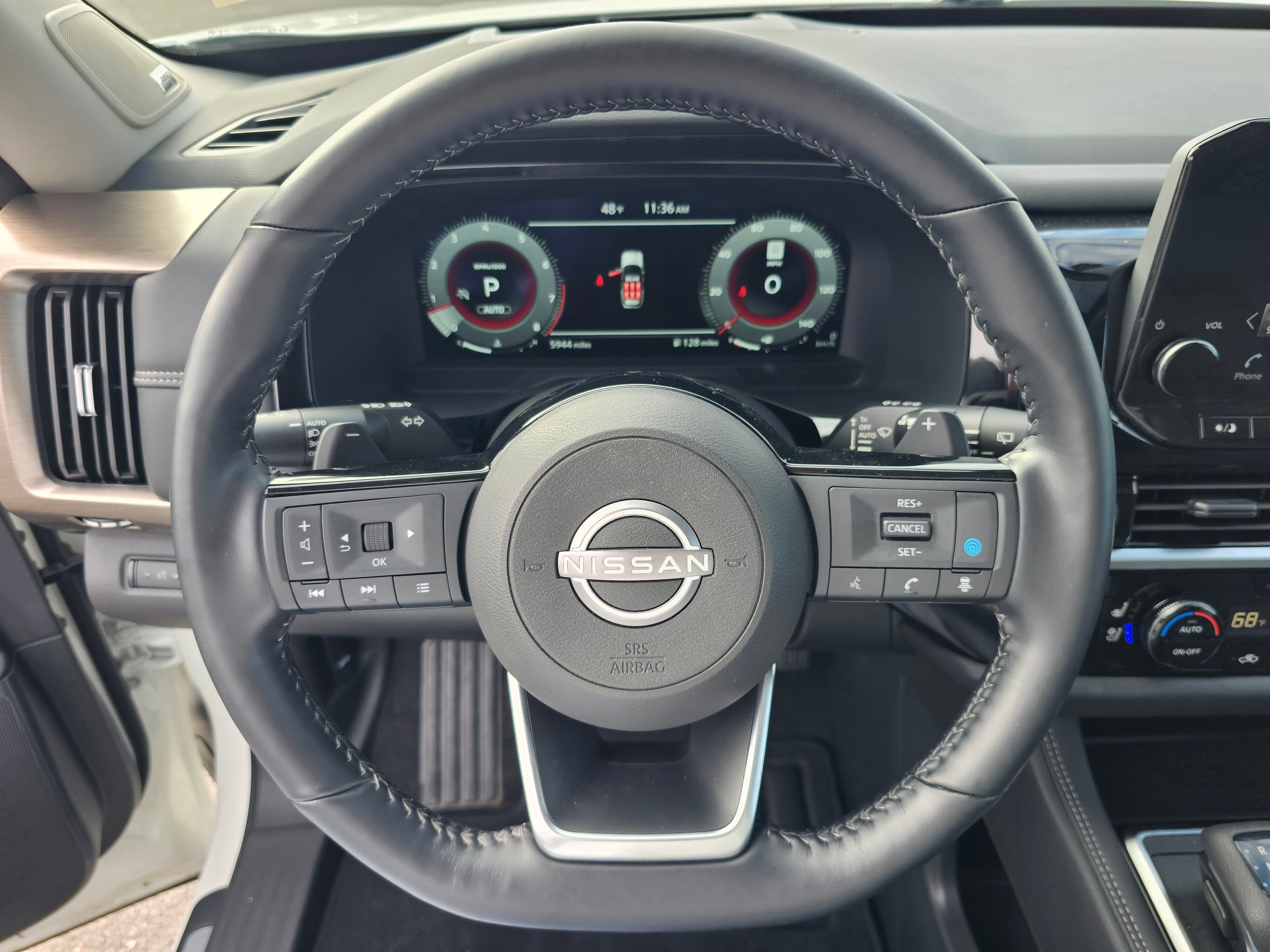 Used 2024 Nissan Pathfinder Platinum w/ Cargo Package image 17