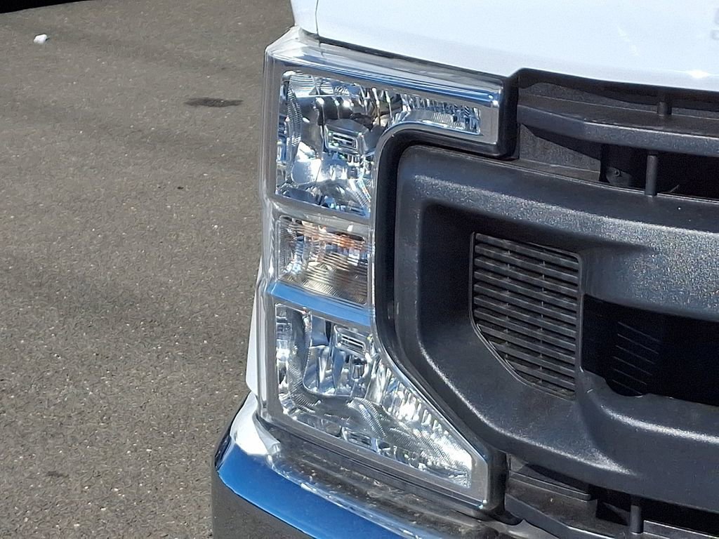 Used 2022 Ford F350 XL w/ Power Equipment Group image 9