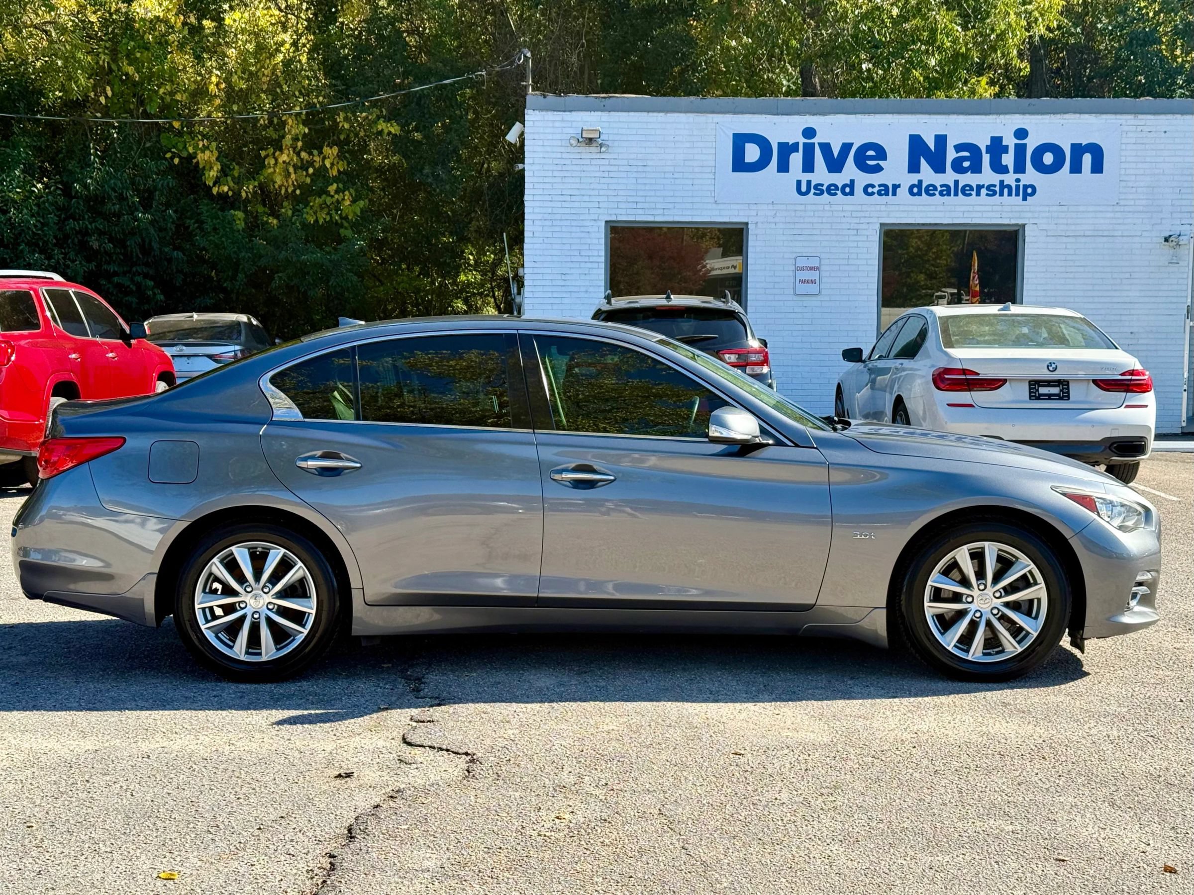 Used 2016 INFINITI Q50 3.0t Premium w/ 3.0T Premium Plus Package AWD/4WD image 4
