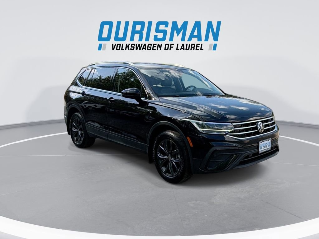 Used 2024 Volkswagen Tiguan SE AWD/4WD image 2