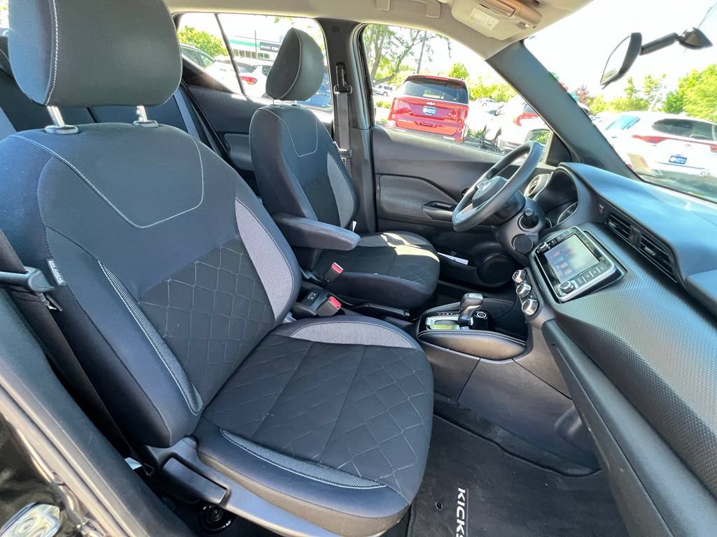Used 2018 Nissan Kicks S FWD image 26