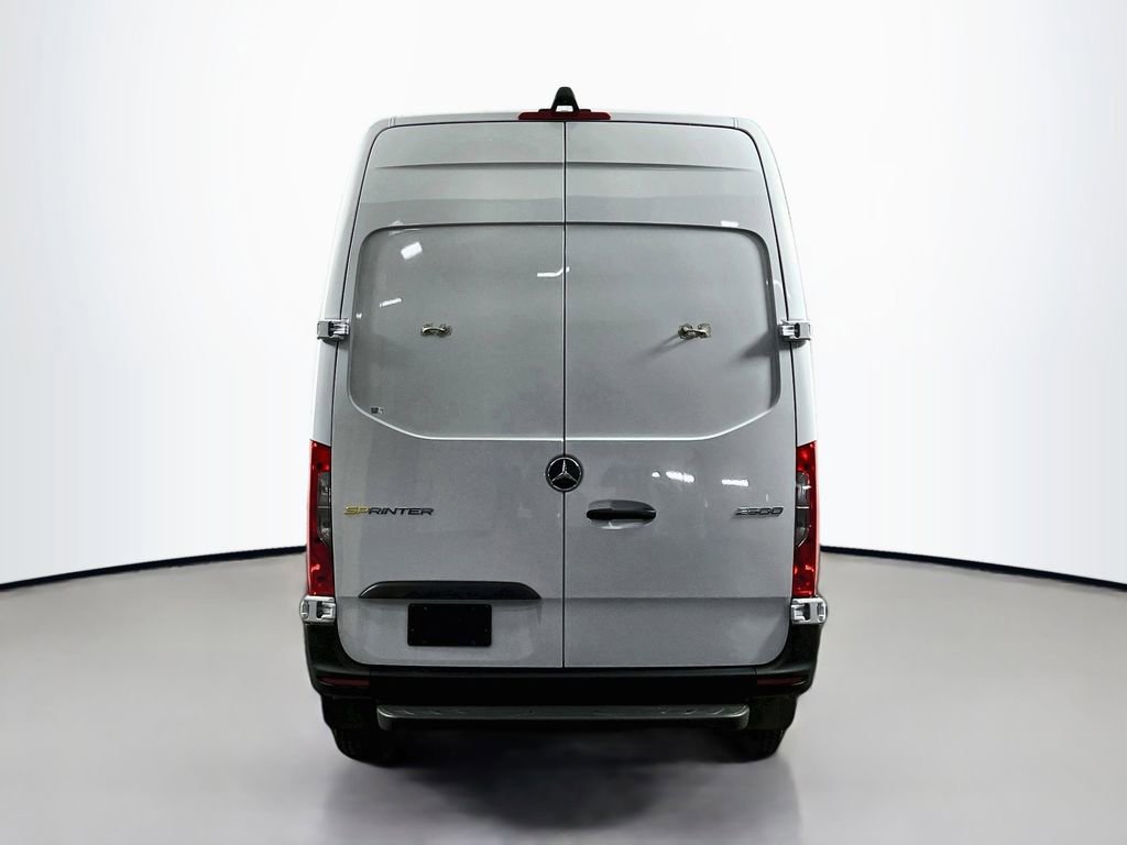 Used 2023 Mercedes-Benz Sprinter 2500 image 6