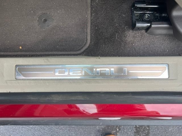 Certified 2019 GMC Acadia Denali w/ Technology Package FWD image 28