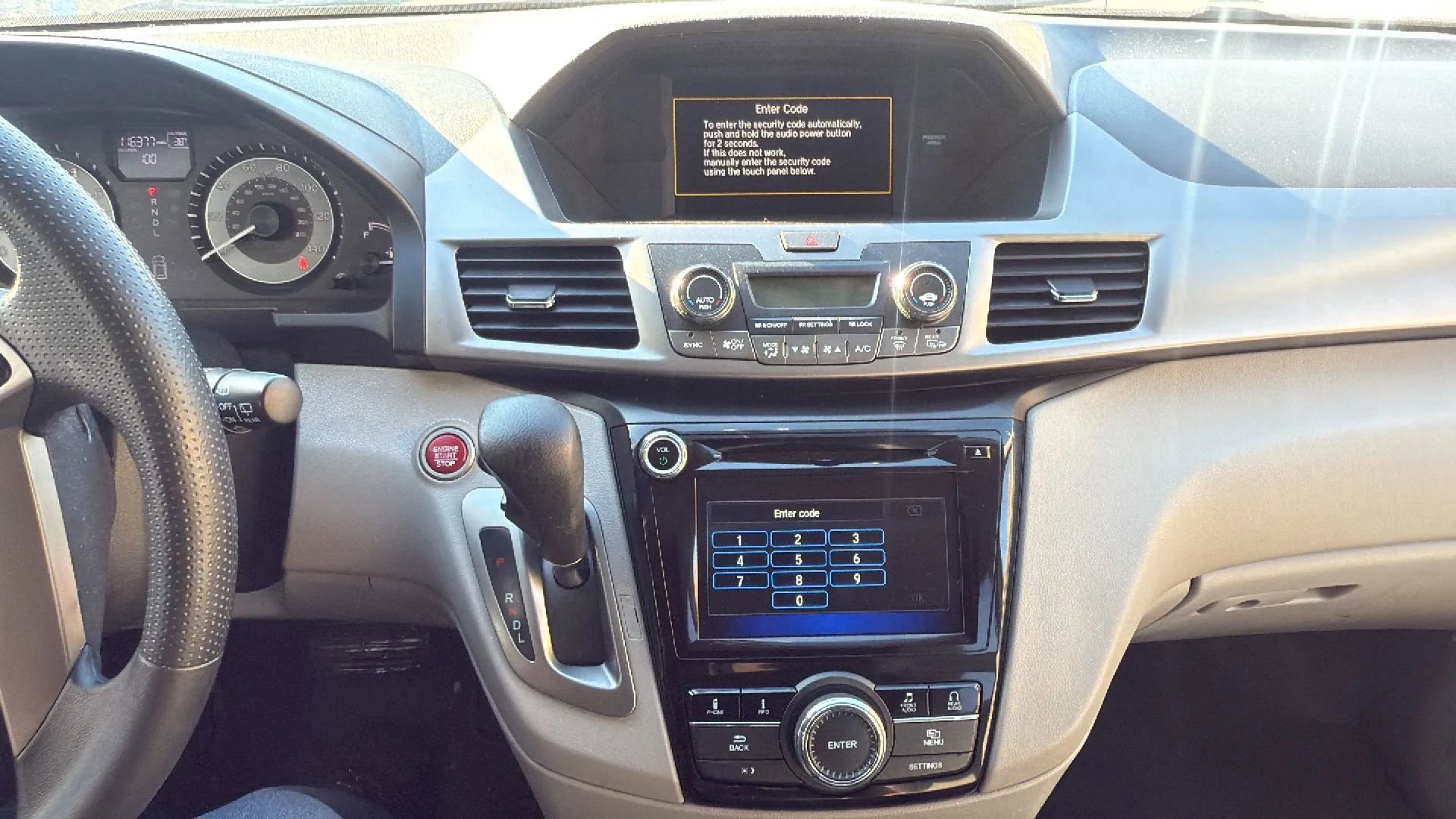 Used 2016 Honda Odyssey SE image 18