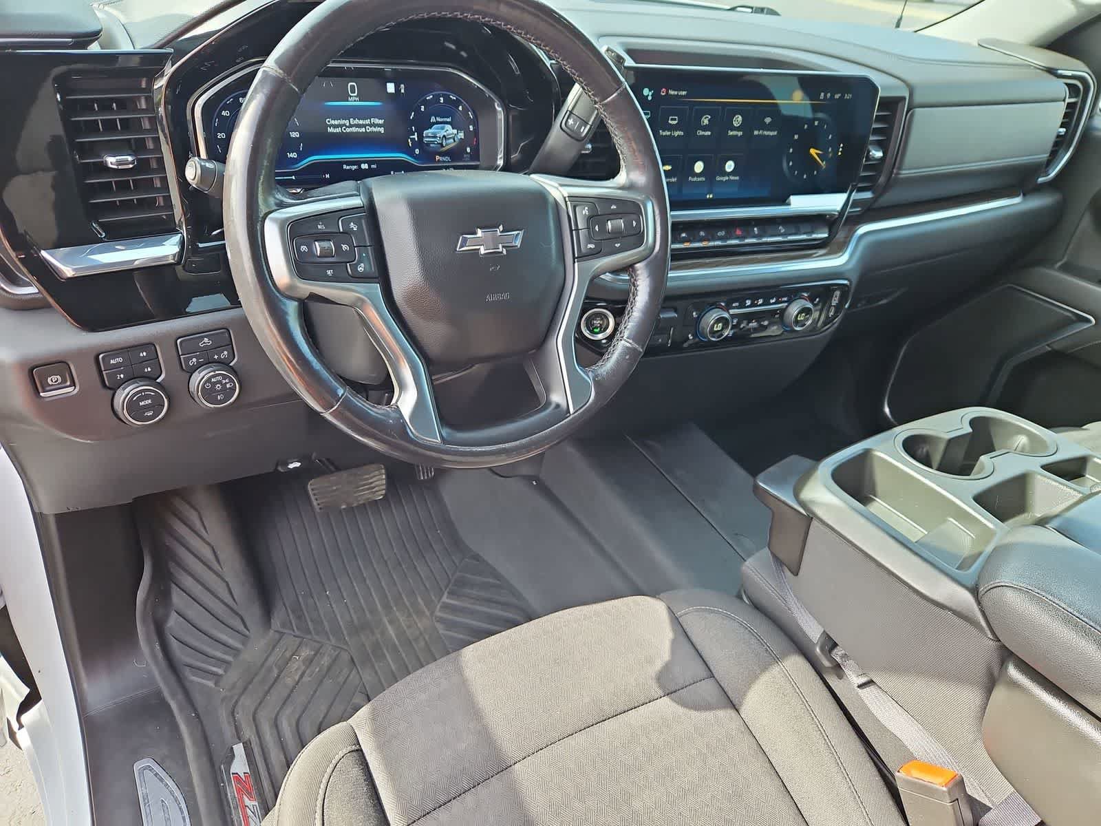 Used 2022 Chevrolet Silverado 1500 RST AWD/4WD image 2