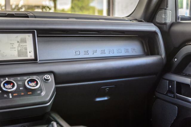Used 2020 Land Rover Defender 110 X AWD/4WD image 40