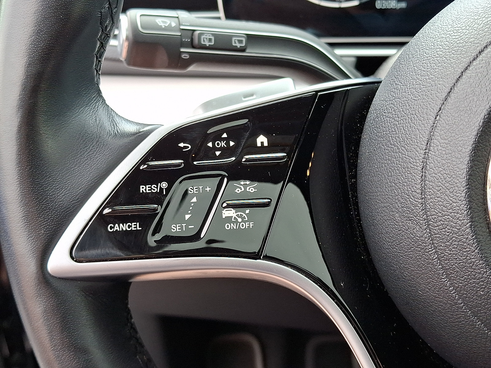 Used 2025 Mercedes-Benz GLE 350 4MATIC image 24