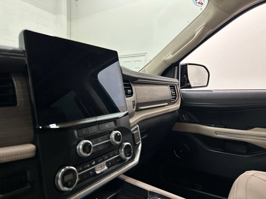 Used 2024 Ford Expedition Max Limited AWD/4WD image 34