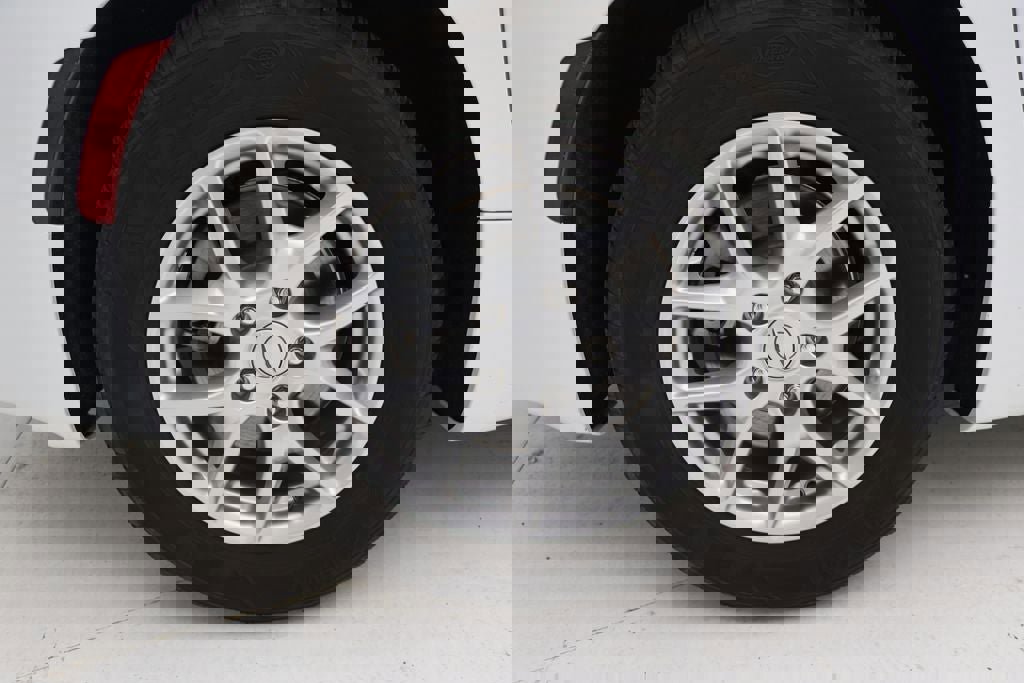 Used 2025 Chrysler Pacifica Select image 9