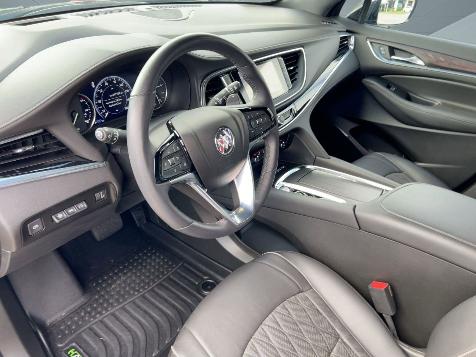 Used 2024 Buick Enclave Avenir w/ Avenir Technology Package image 4