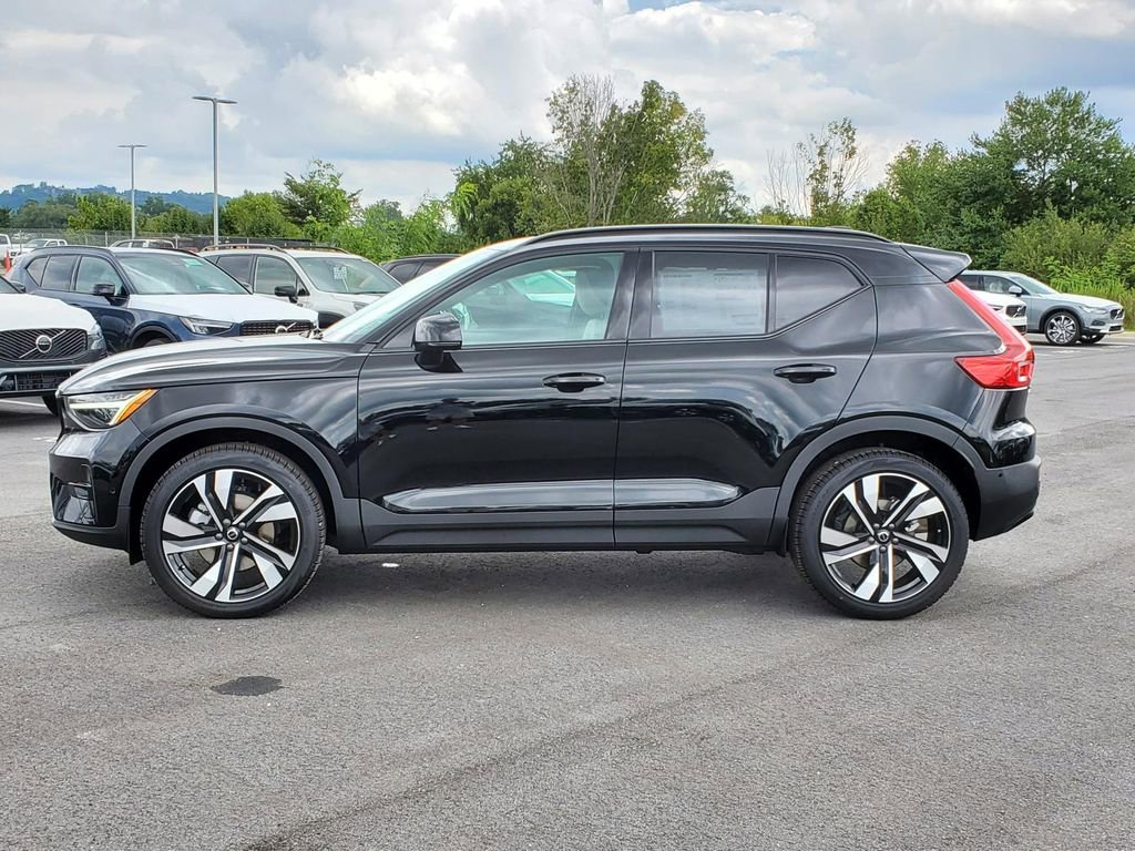 New 2026 Volvo XC40 B4 Plus w/ Protection Package Premier FWD image 22