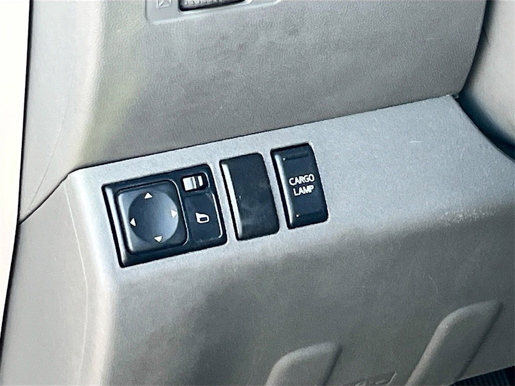 Used 2020 Nissan Frontier SV w/ Midnight Edition Floor Mats image 10