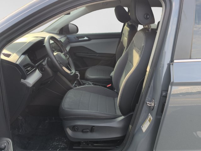 Used 2023 Volkswagen Taos SE FWD image 11