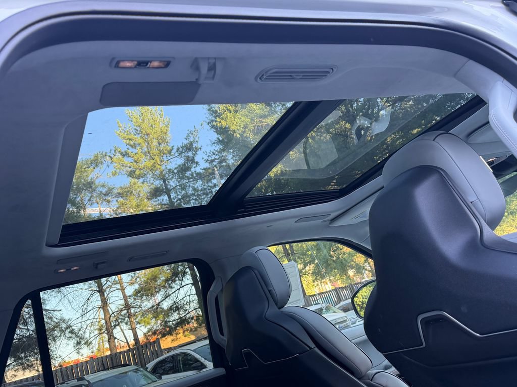 New 2027 Lincoln Navigator L Black Label w/ Black Label Special Edition AWD/4WD image 11