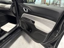 Used 2024 Jeep Compass Latitude AWD/4WD image 33