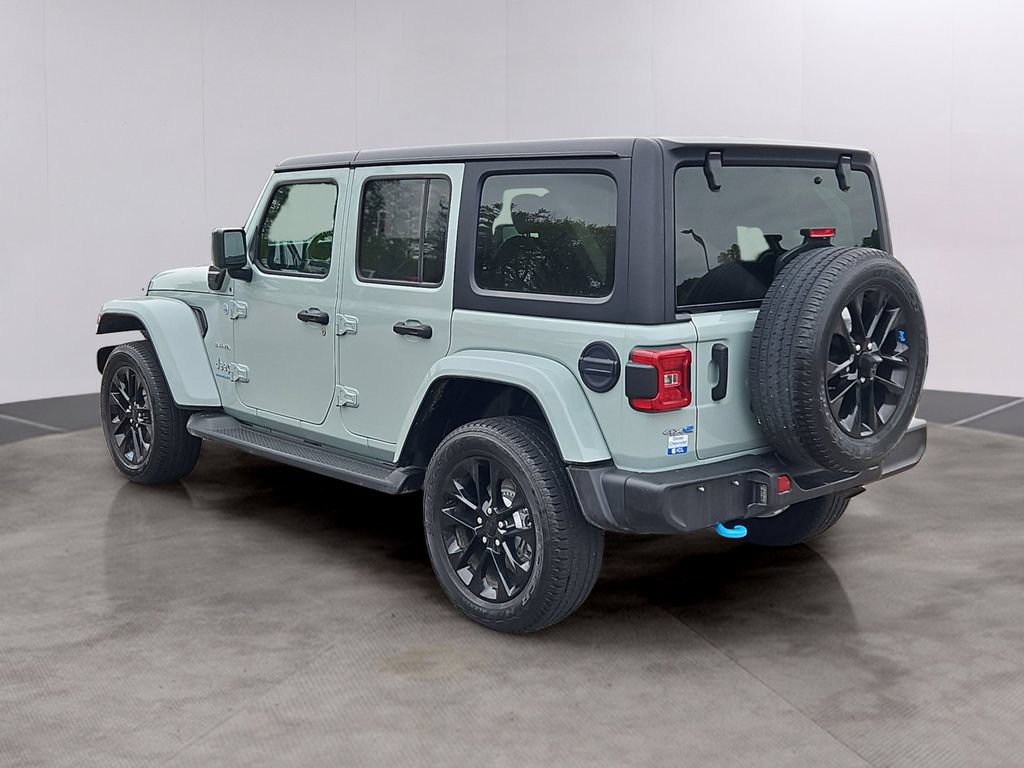 Used 2023 Jeep Wrangler Unlimited Sahara w/ Cold Weather Group AWD/4WD image 6