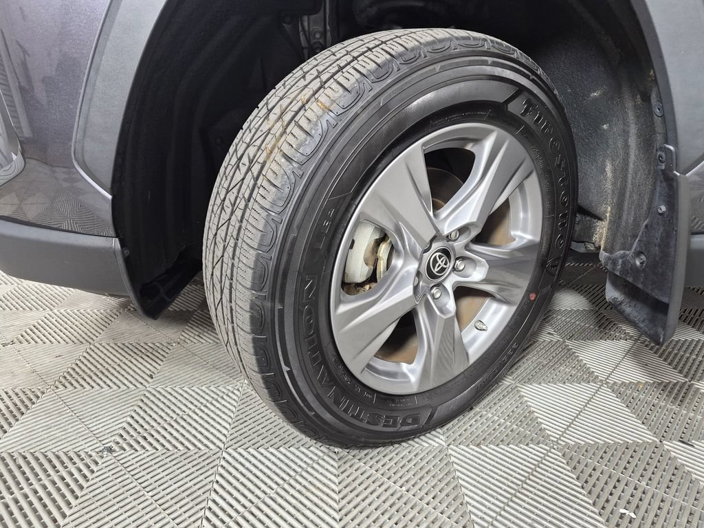 Used 2024 Toyota RAV4 LE AWD/4WD image 10