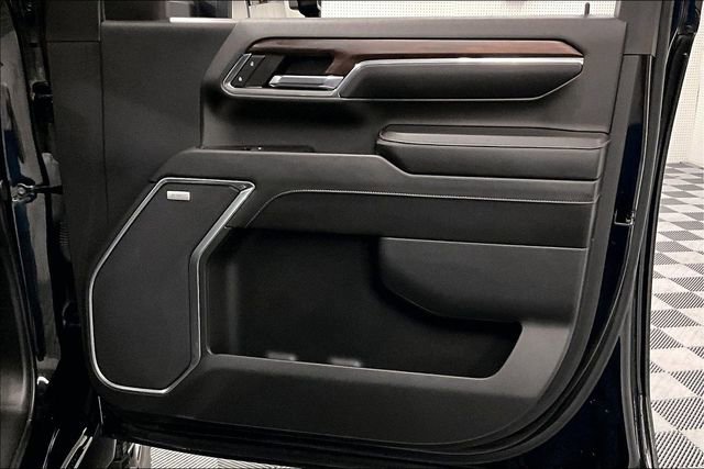 Used 2024 GMC Sierra 2500 SLT w/ SLT Premium Package image 21