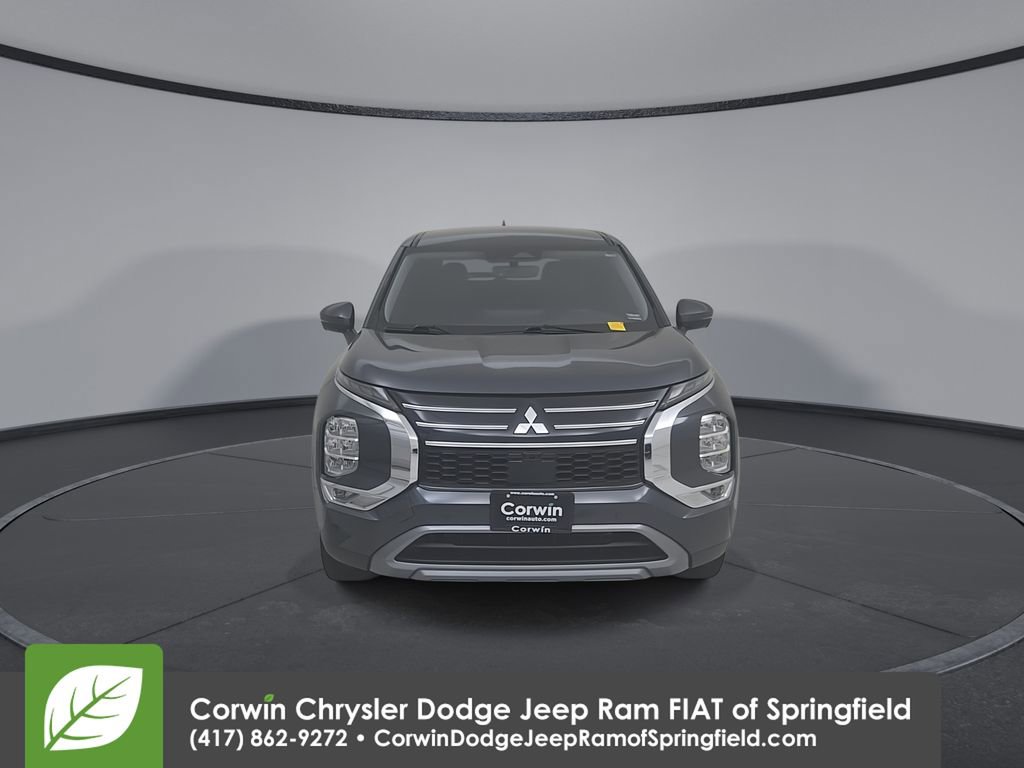Used 2025 Mitsubishi Outlander SE FWD image 5