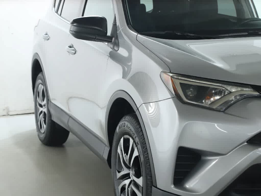 Used 2018 Toyota RAV4 LE w/ All Weather Liner Package AWD/4WD image 8