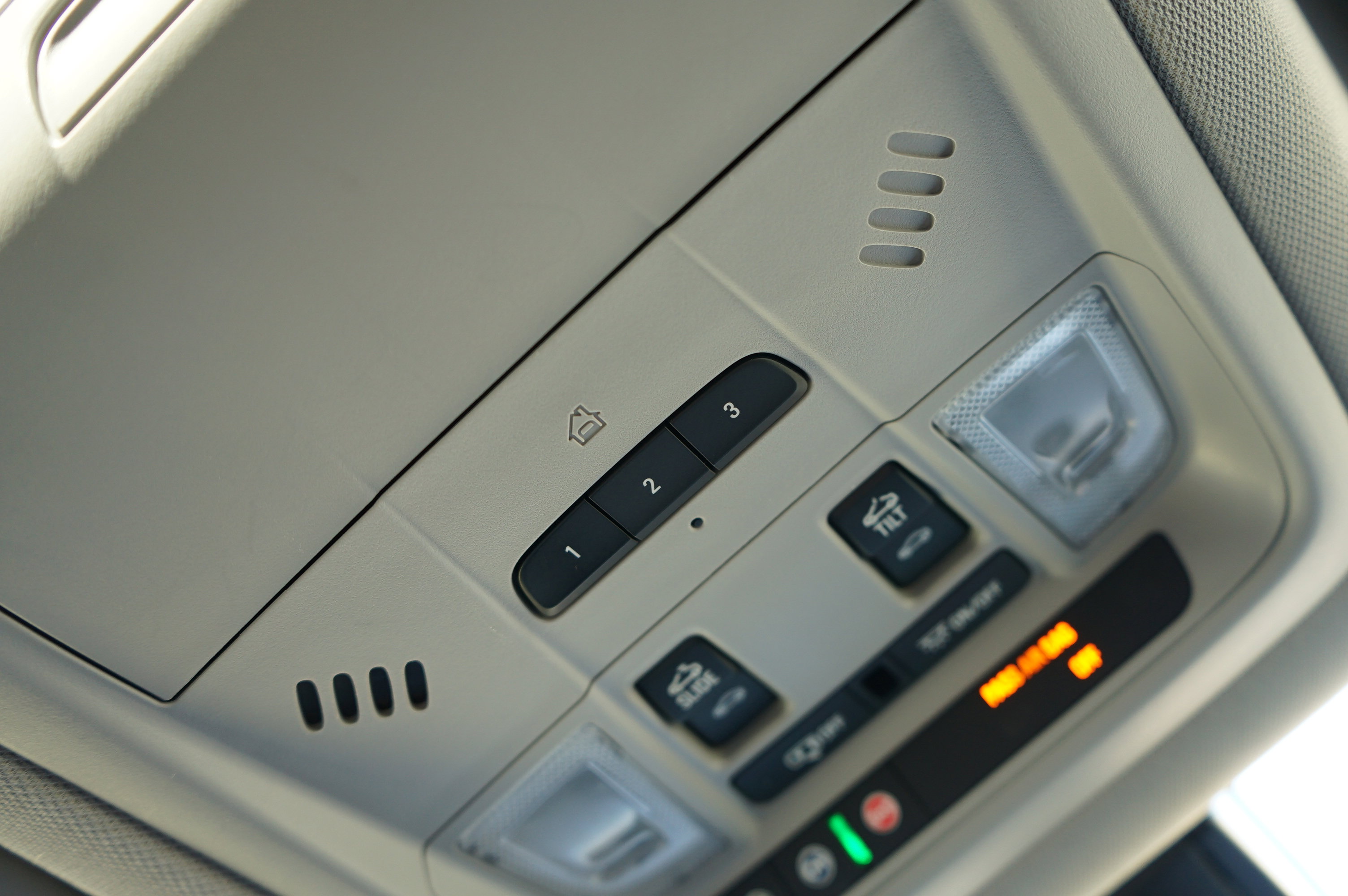 Used 2019 GMC Acadia SLE image 27