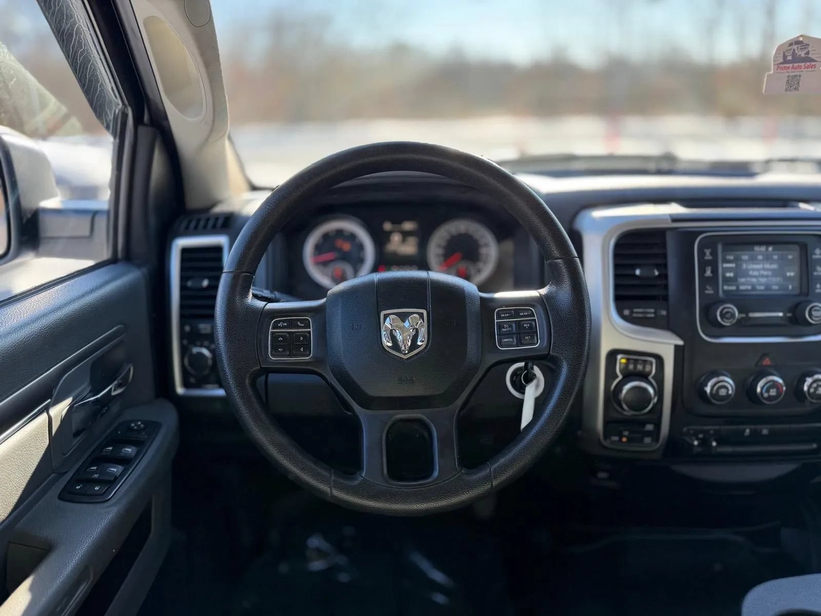 Used 2016 RAM 1500 Classic SLT AWD/4WD image 14